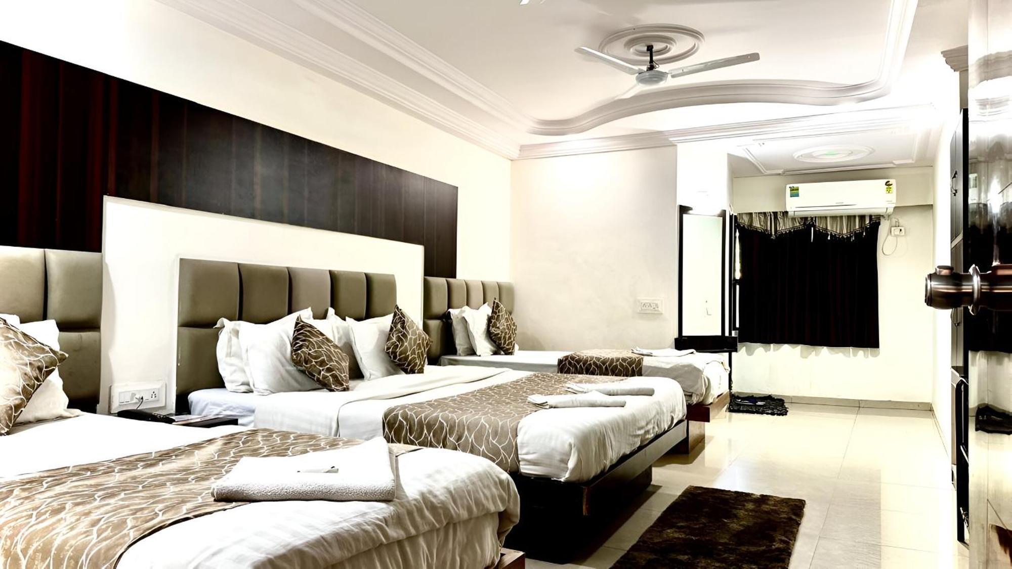 Hotel Dev Palace Ahmedabad Extérieur photo